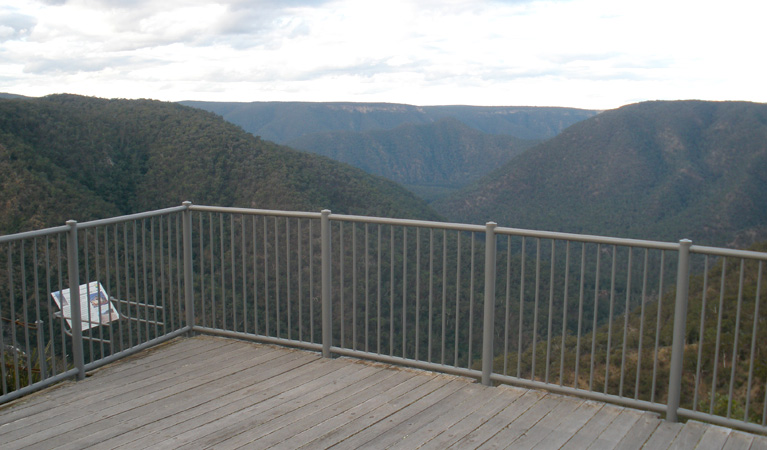 Lookdown Lookout, Bungonia National Park. Photo: Audrey Kutzner/NSW Government