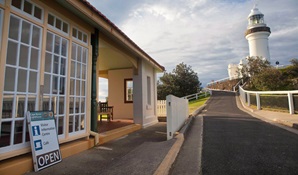 Walgun Cape Byron Information Centre, Walgun Cape Byron State Conservation Area. Photo © Lee Middleton